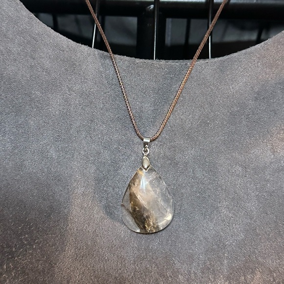 Garden Quartz Pendant Necklace - Picture 8 of 9